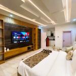 Executive Business Suite with Balcony