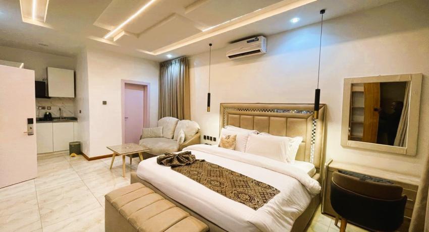 Executive Business Suite with Balcony