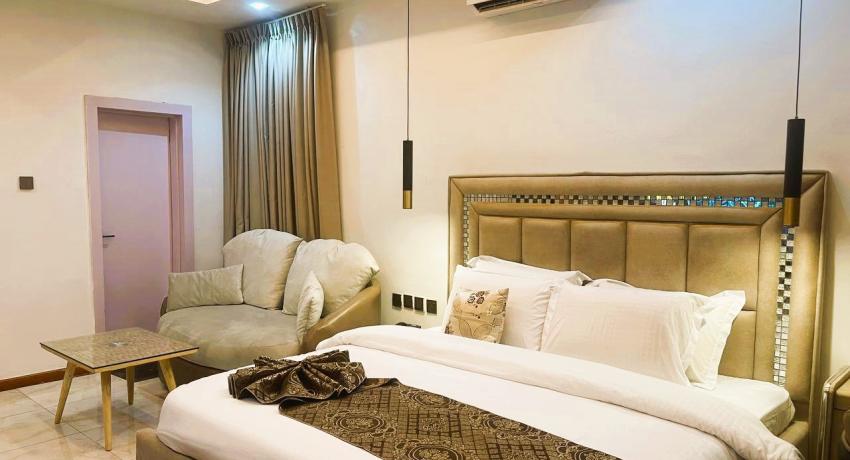 Executive Business Suite with Balcony