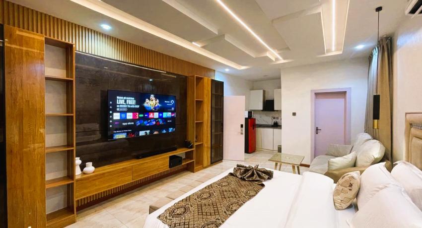 Executive Business Suite with Balcony