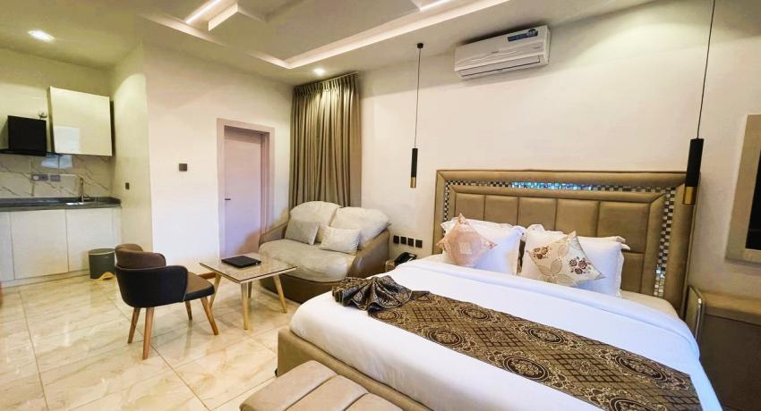Executive Business Suite with Balcony